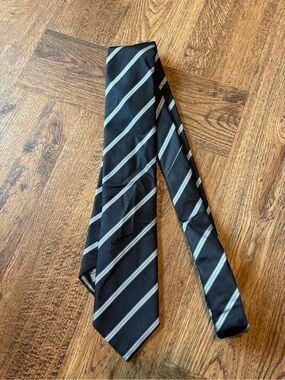 Boss Tie with Light Gray/ Blue Diagonal Stripes
